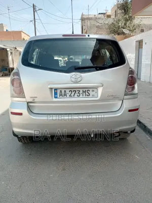 Toyota Verso 2.0 2009 Gris