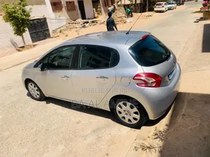 Peugeot 208 2014 Gris