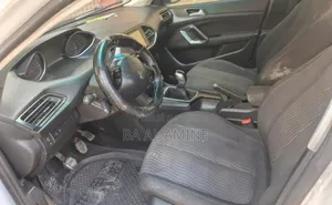 Peugeot 308 2015 Blanc