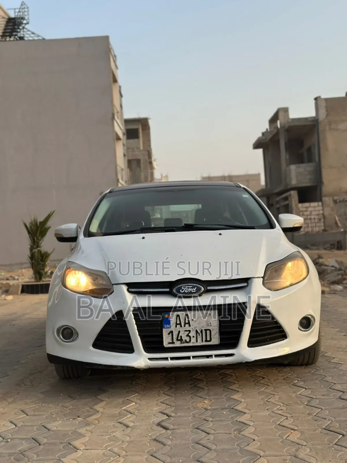 Ford Focus Titanium 4dr Hatchback (2.0L 4cyl 6AM) 2014 Blanc