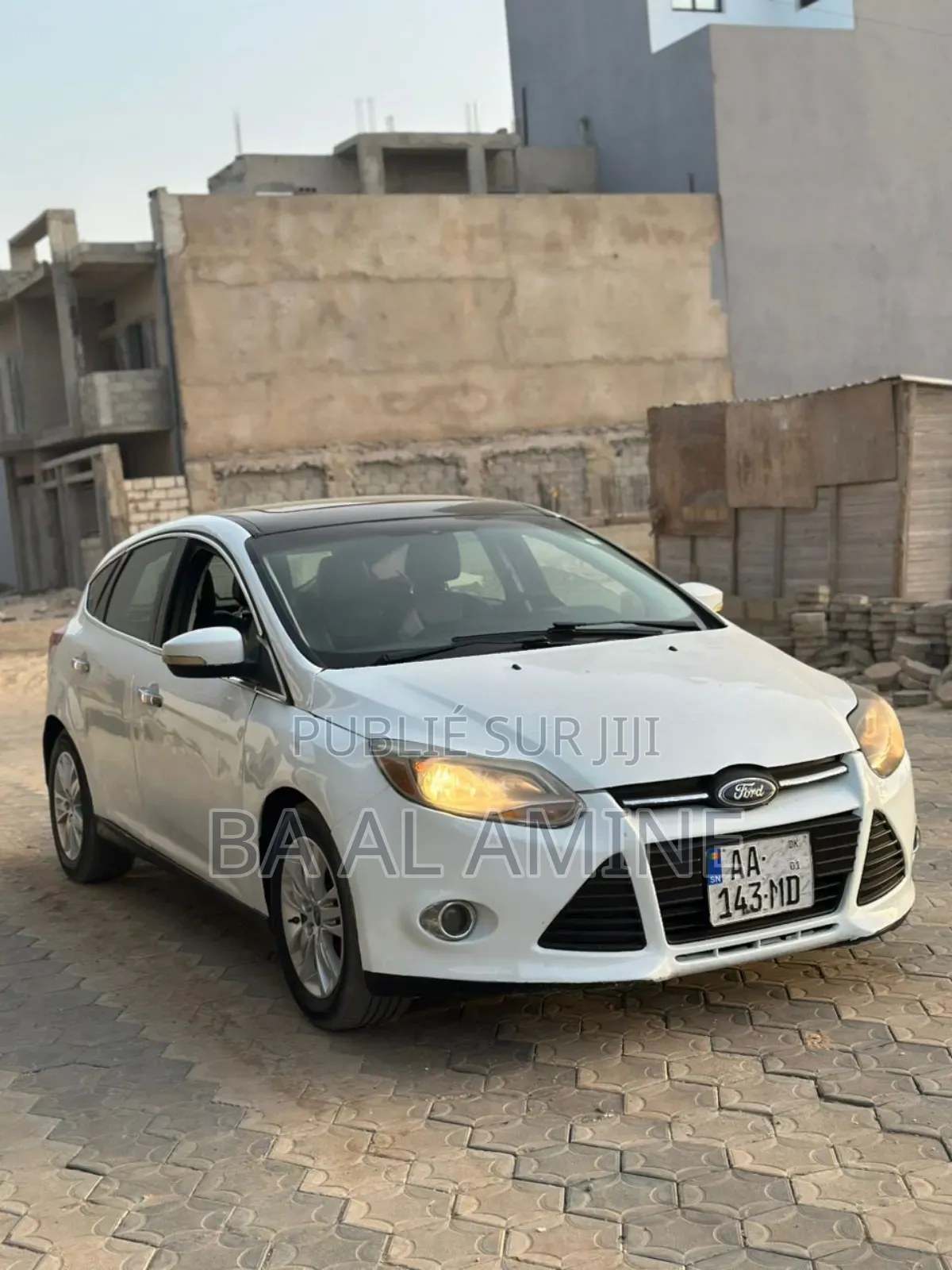 Ford Focus Titanium 4dr Hatchback (2.0L 4cyl 6AM) 2014 Blanc