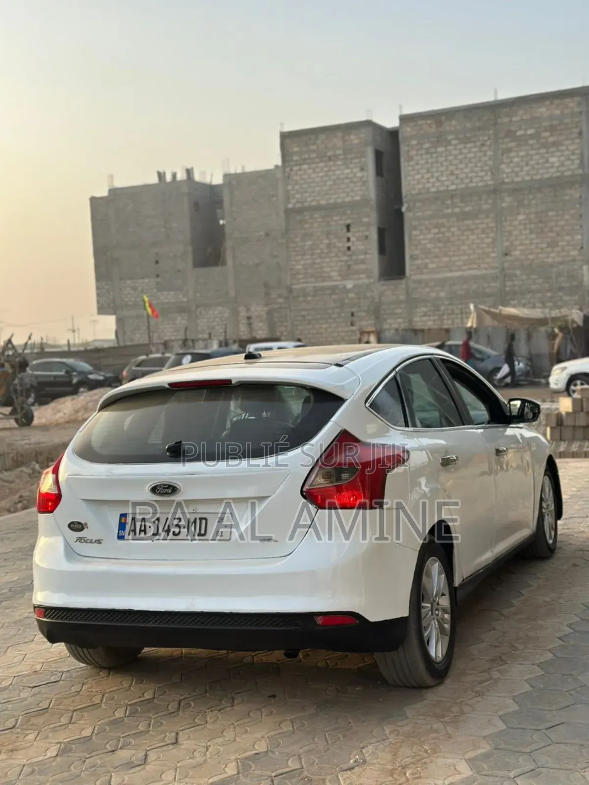 Ford Focus Titanium 4dr Hatchback (2.0L 4cyl 6AM) 2014 Blanc