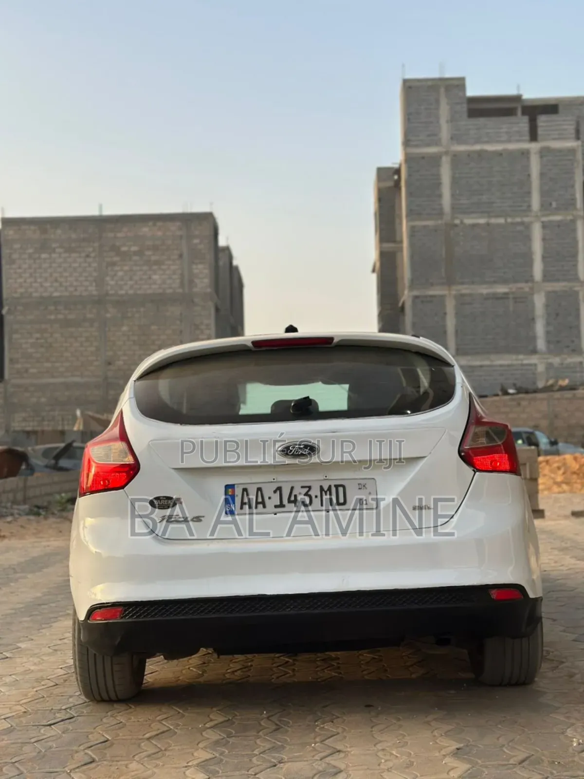 Ford Focus Titanium 4dr Hatchback (2.0L 4cyl 6AM) 2014 Blanc