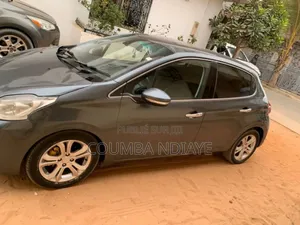 Peugeot 208 2015 Gris