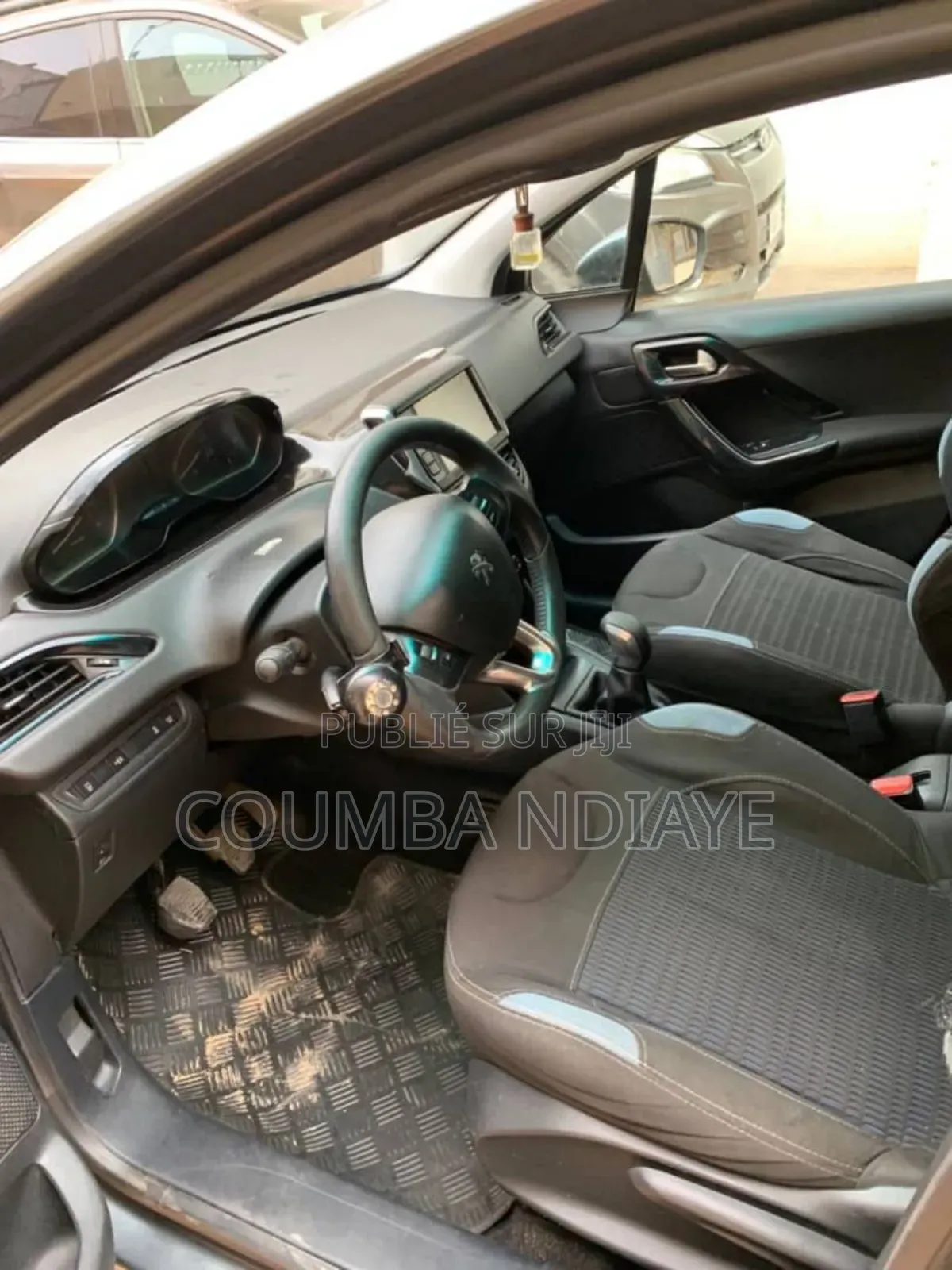 Peugeot 208 2015 Gris