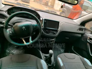 Peugeot 208 2015 Gris