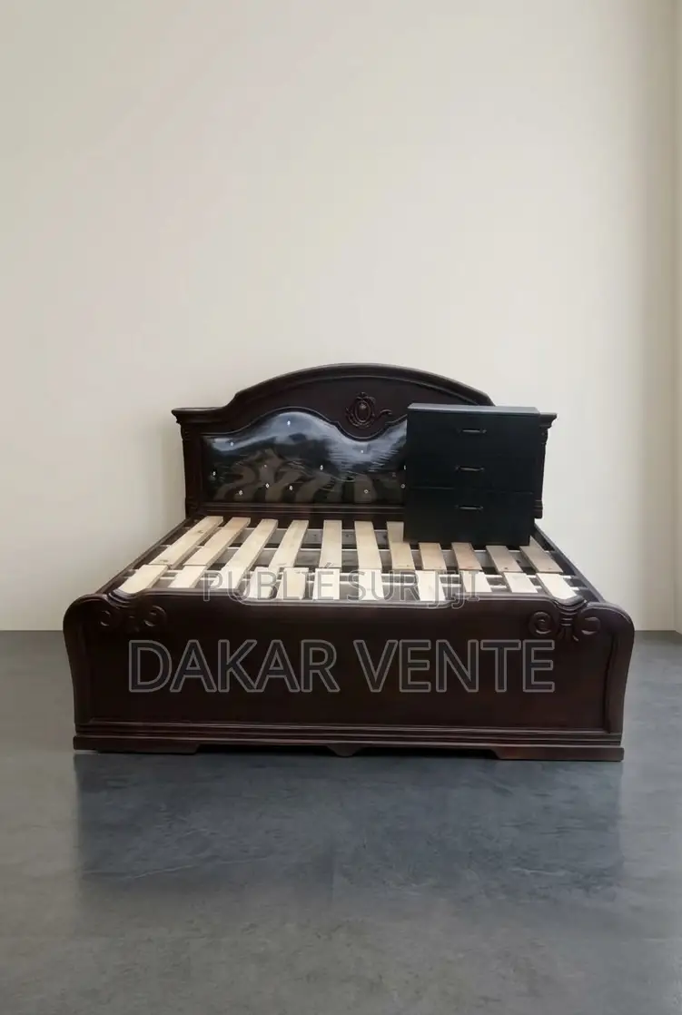 Lit 3places en Bois Laminé Avec Une Commodes