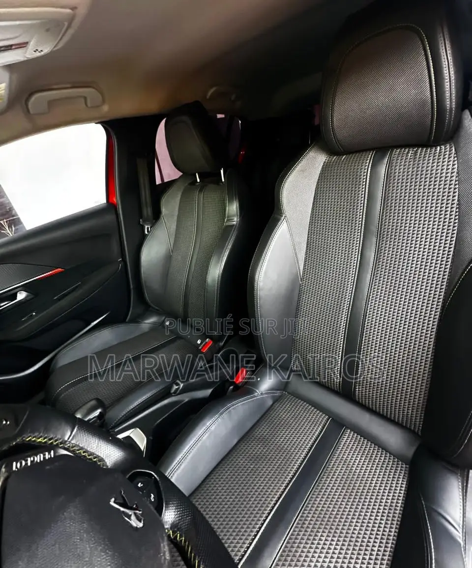 Peugeot 208 2023 Rouge