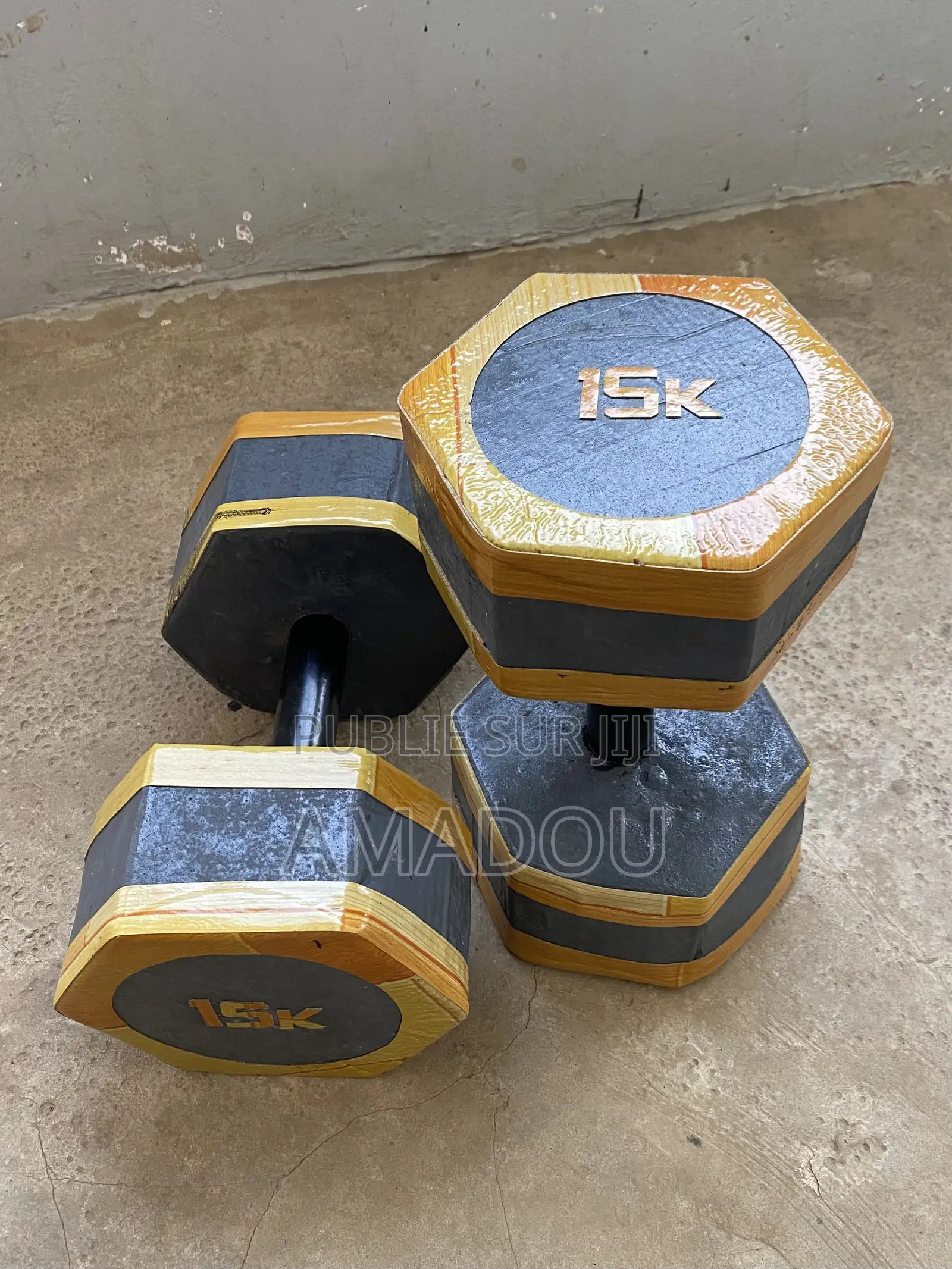 Halter 15kg À 16000f La Paire. Livraison Gratuite À Dakar.