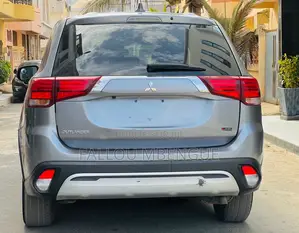 Mitsubishi Outlander 2020 Gris