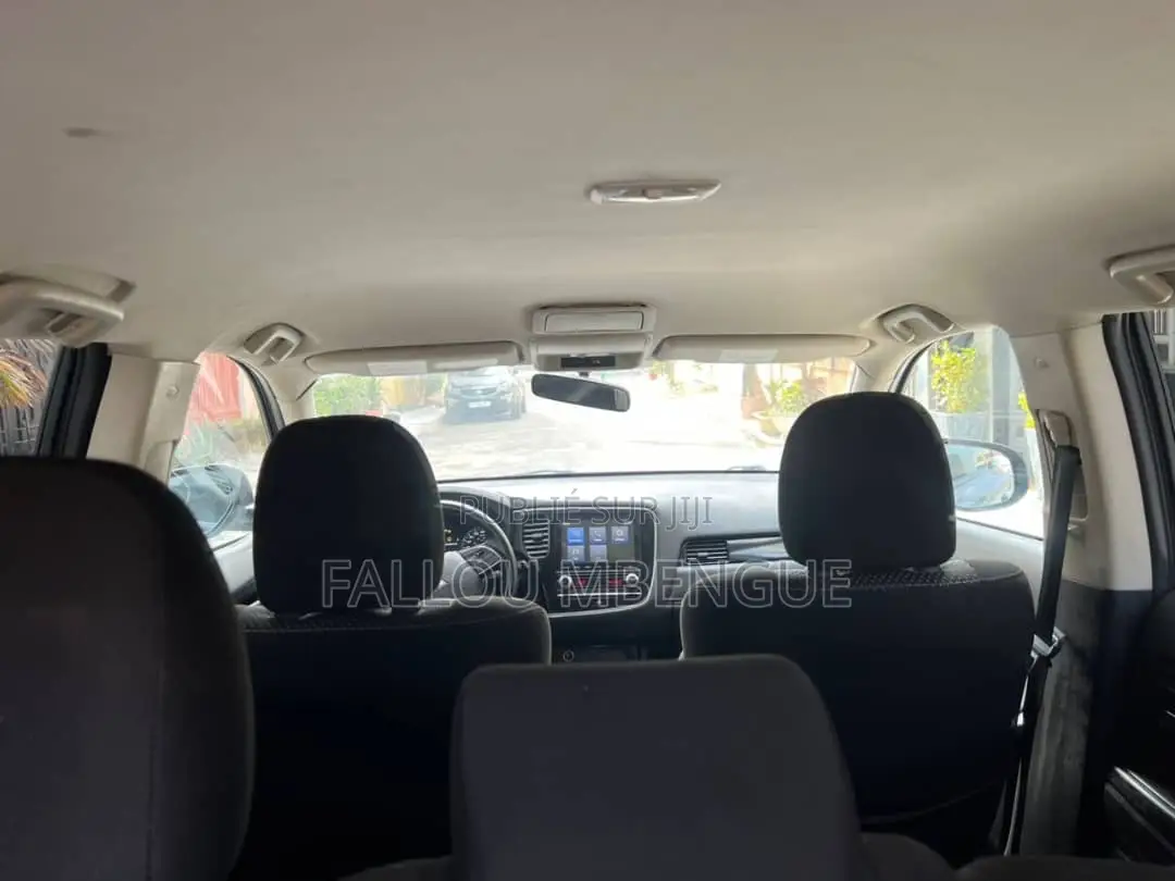 Mitsubishi Outlander 2020 Gris