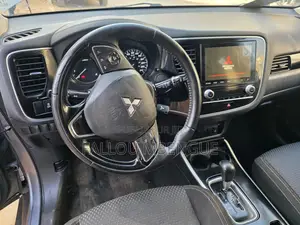 Mitsubishi Outlander 2020 Gris