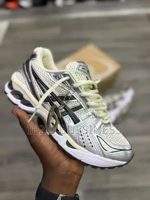 Asics Kayano 14