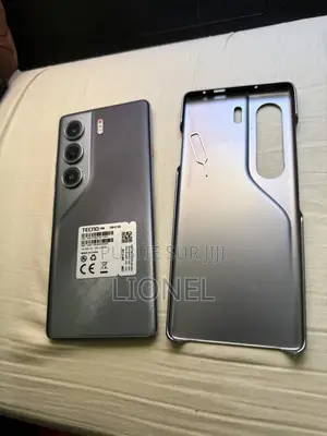 Nouveau Tecno Camon 40 Pro 4G 256 GB Gris