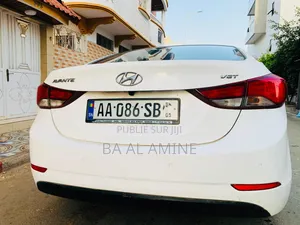 Hyundai Avante 2013 Blanc