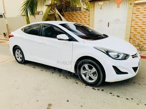Hyundai Avante 2013 Blanc