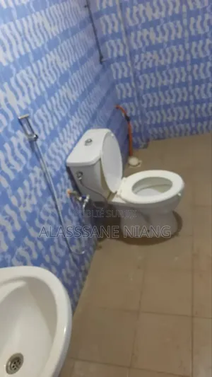 2chbre Appartement dans Neant, Biscuiterie à Louer