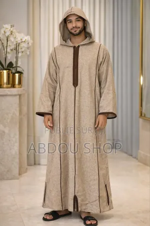 Abaya Avec Capuchon Original Disponible