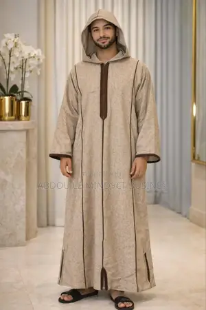Abaya Avec Capuchon Original Disponible