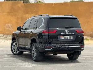 Toyota Land Cruiser 5.7 V8 VX-S 2021 Noir