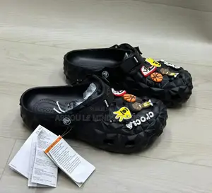 New Model Crocs Avec Emojis Disponible
