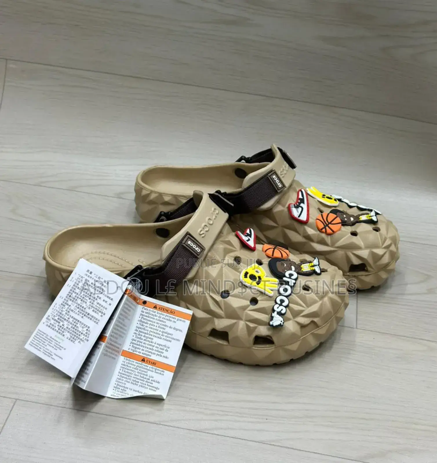 New Model Crocs Avec Emojis Disponible