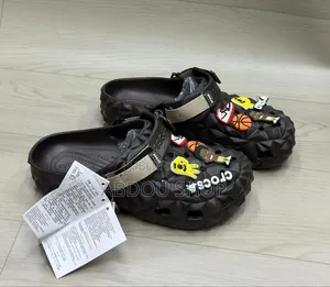 New Model Crocs Avec Emojis Disponible