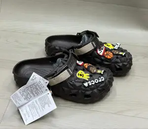 New Model Crocs Avec Emojis Disponible