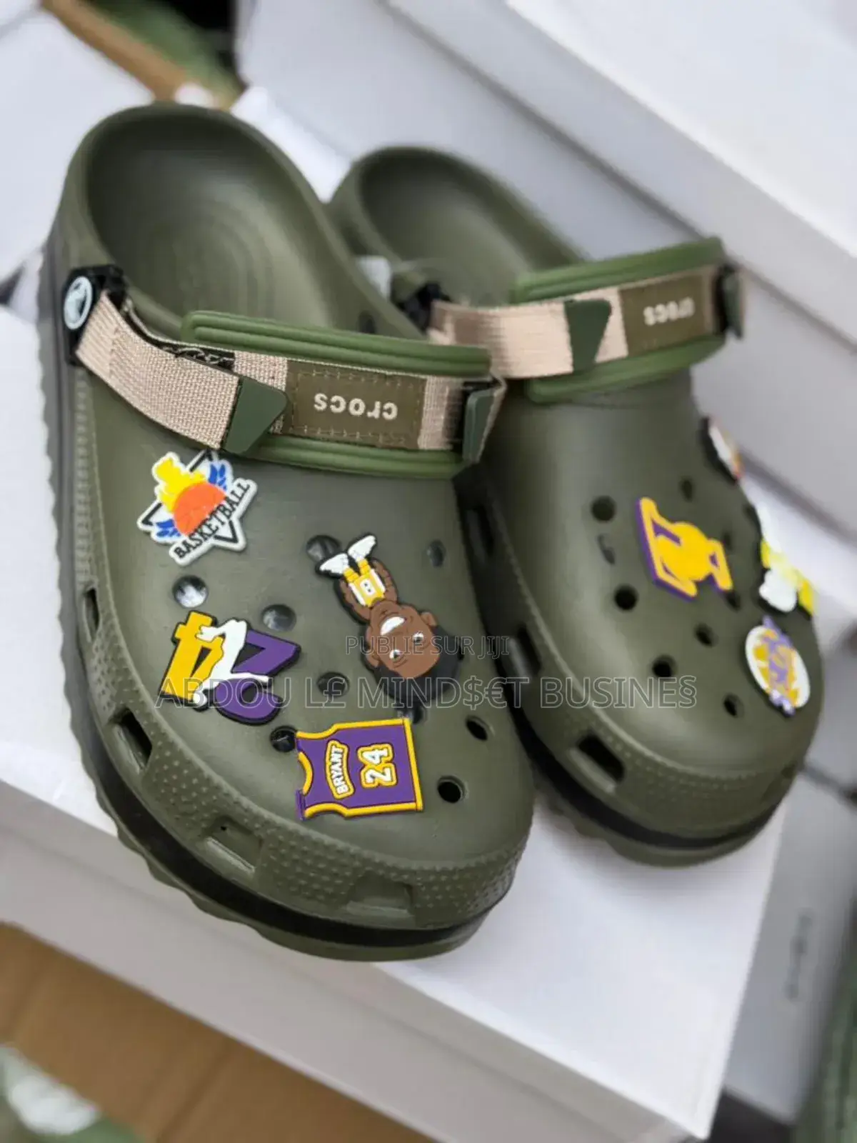 Crocs Avec Emojis 2 Thon Disponible