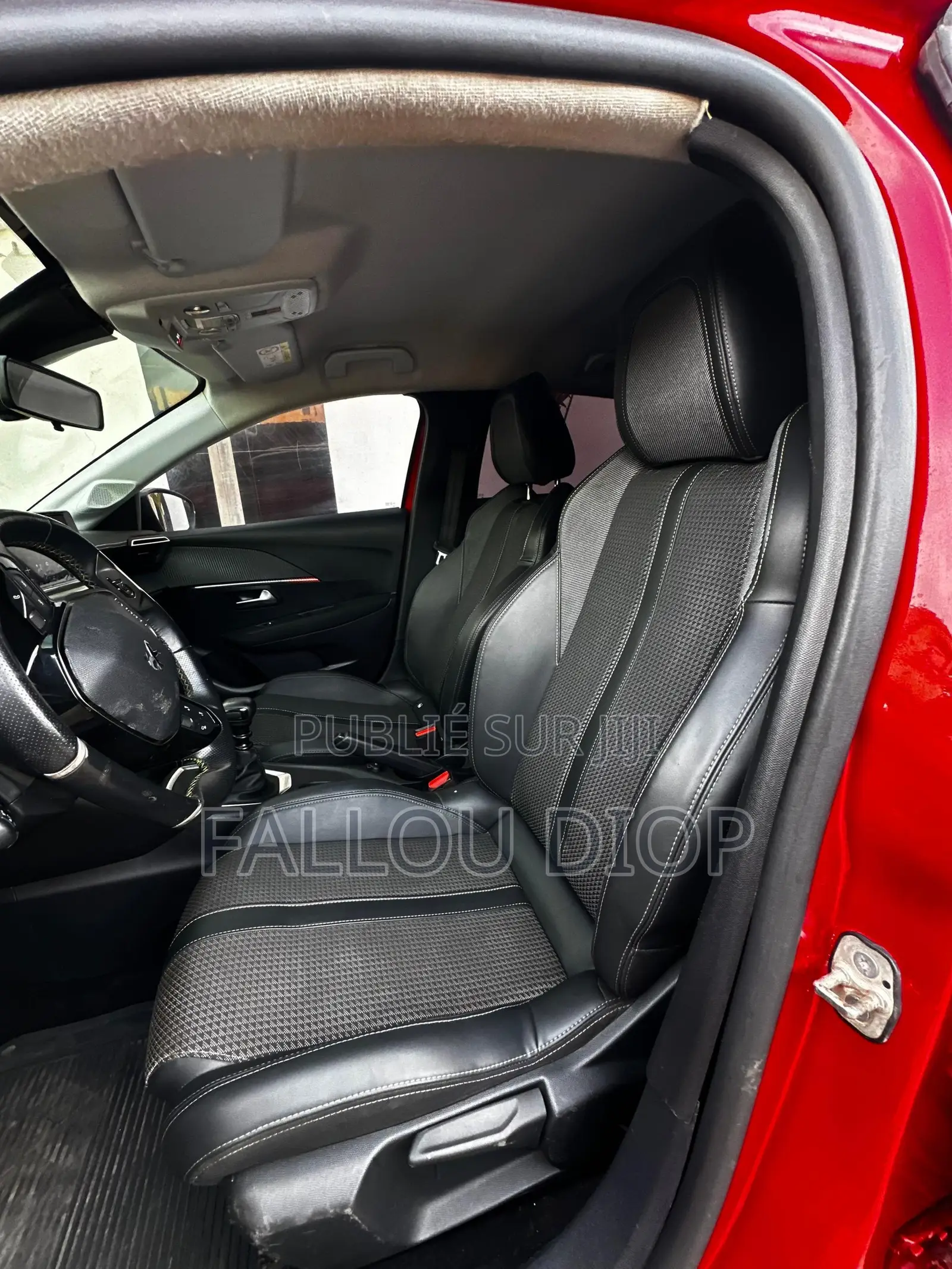 Peugeot 208 2023 Rouge