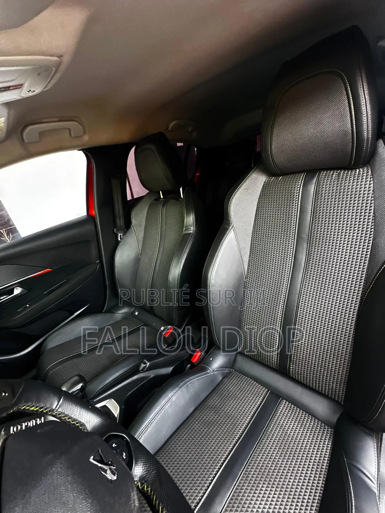 Peugeot 208 2023 Rouge