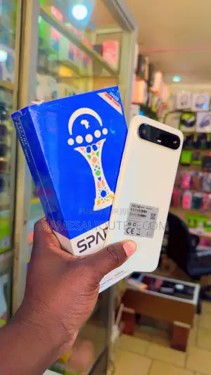 Nouveau Tecno Spark Slim 256 GB Blanc