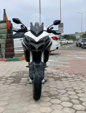 Ducati SuperSport 950 S 2023 Blanc