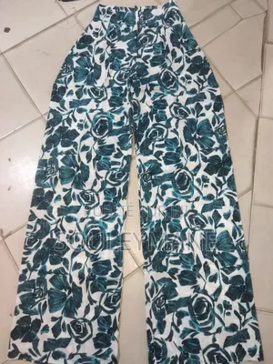 Des Pantalons Balarges Très Classes Disponible en Gros Et Détails