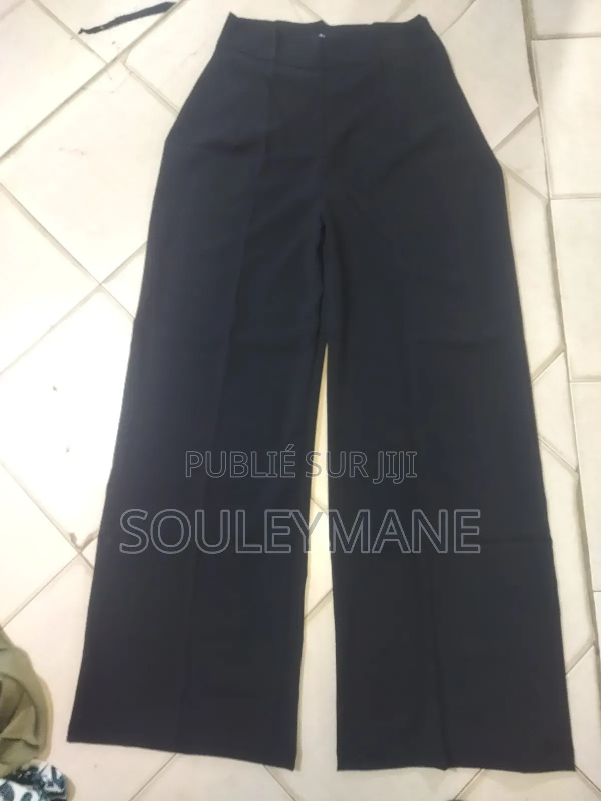 Des Pantalons Balarges Très Classes Disponible en Gros Et Détails