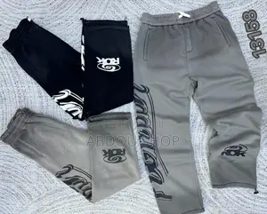 Pantalon Bas Large Jogging Disponible