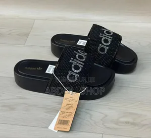 Shoes Sandale Adidas Original Qualité Disponible