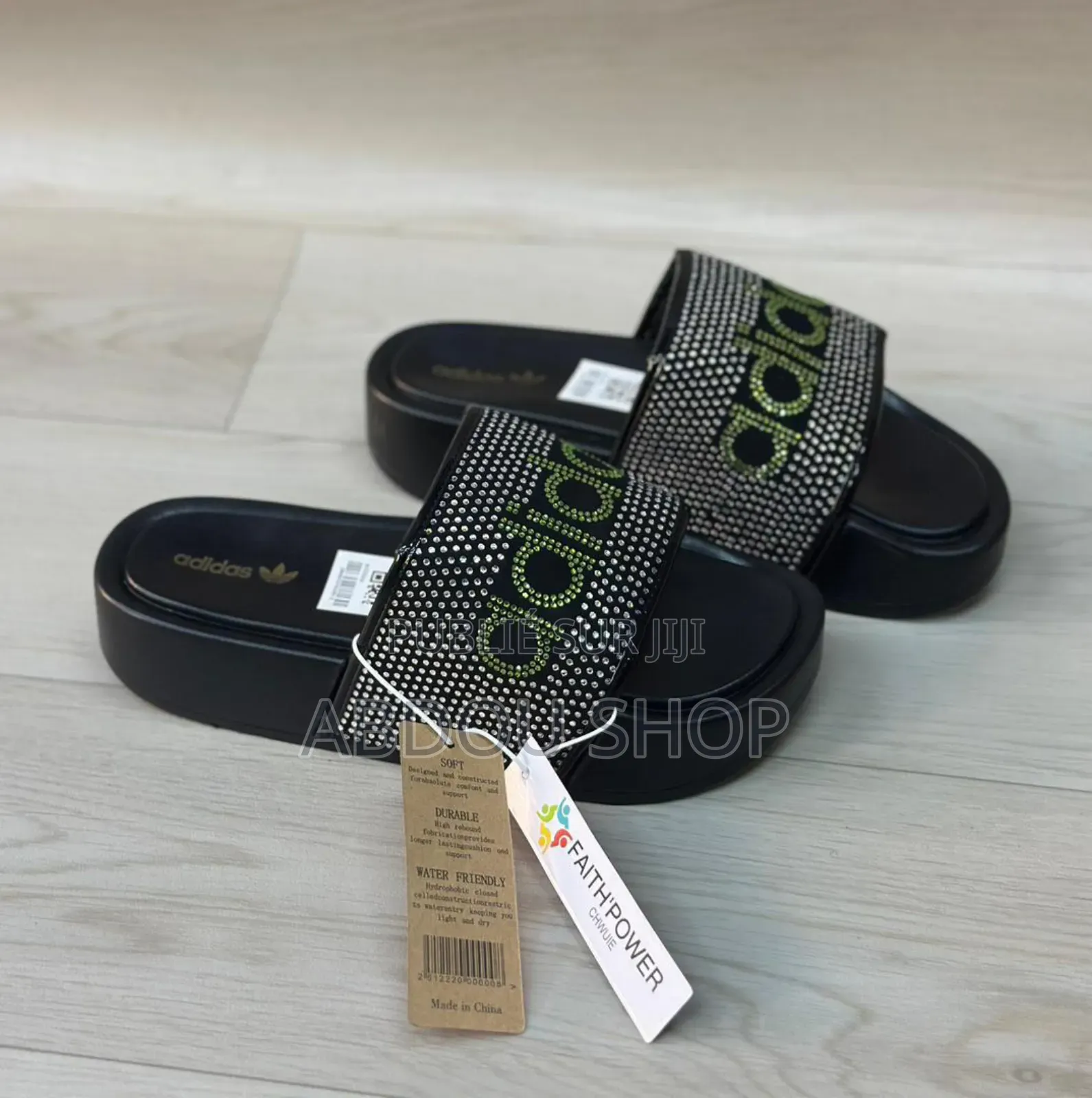 Shoes Sandale Adidas Original Qualité Disponible