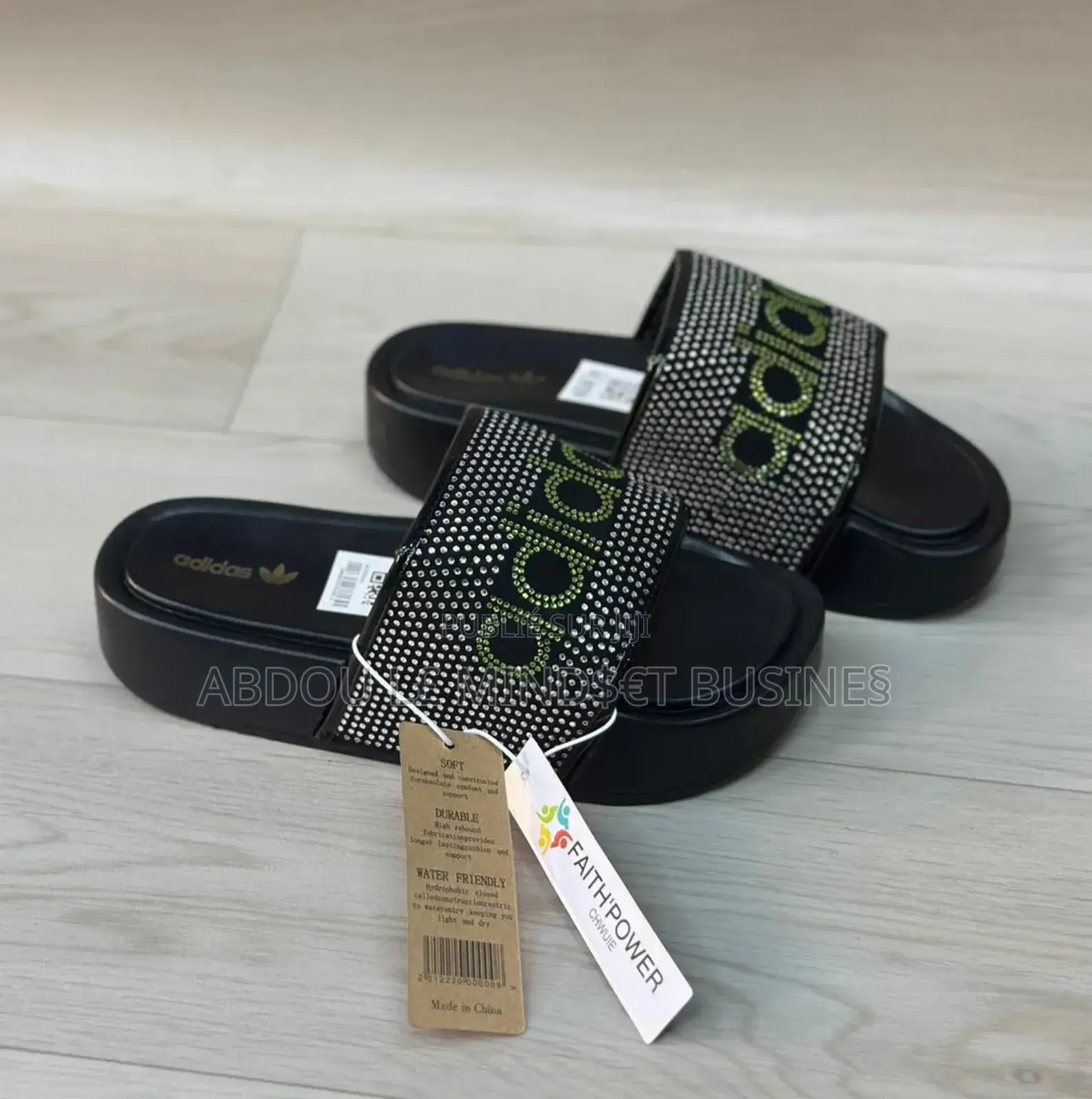 Shoes Sandale Adidas Original Qualité Disponible