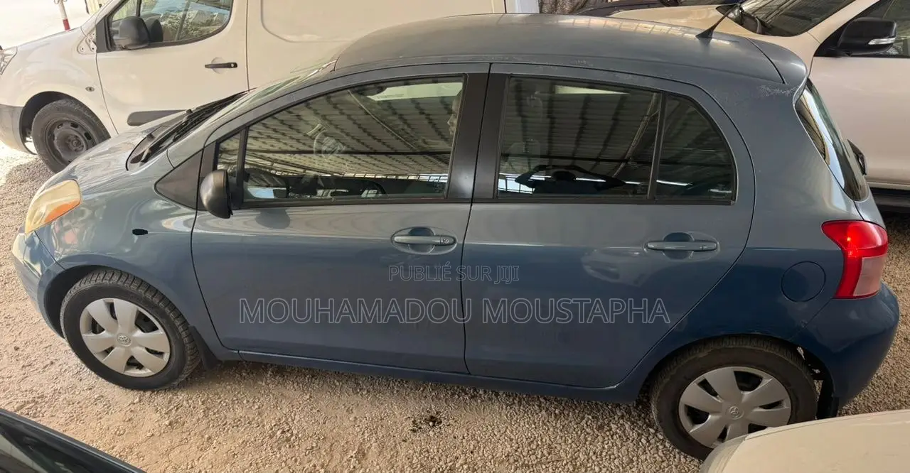 Toyota Yaris L Hatchback 3dr 2014 Bleu