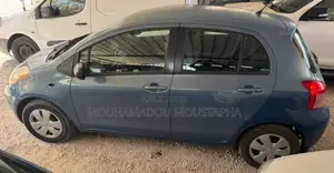 Toyota Yaris L Hatchback 3dr 2014 Bleu