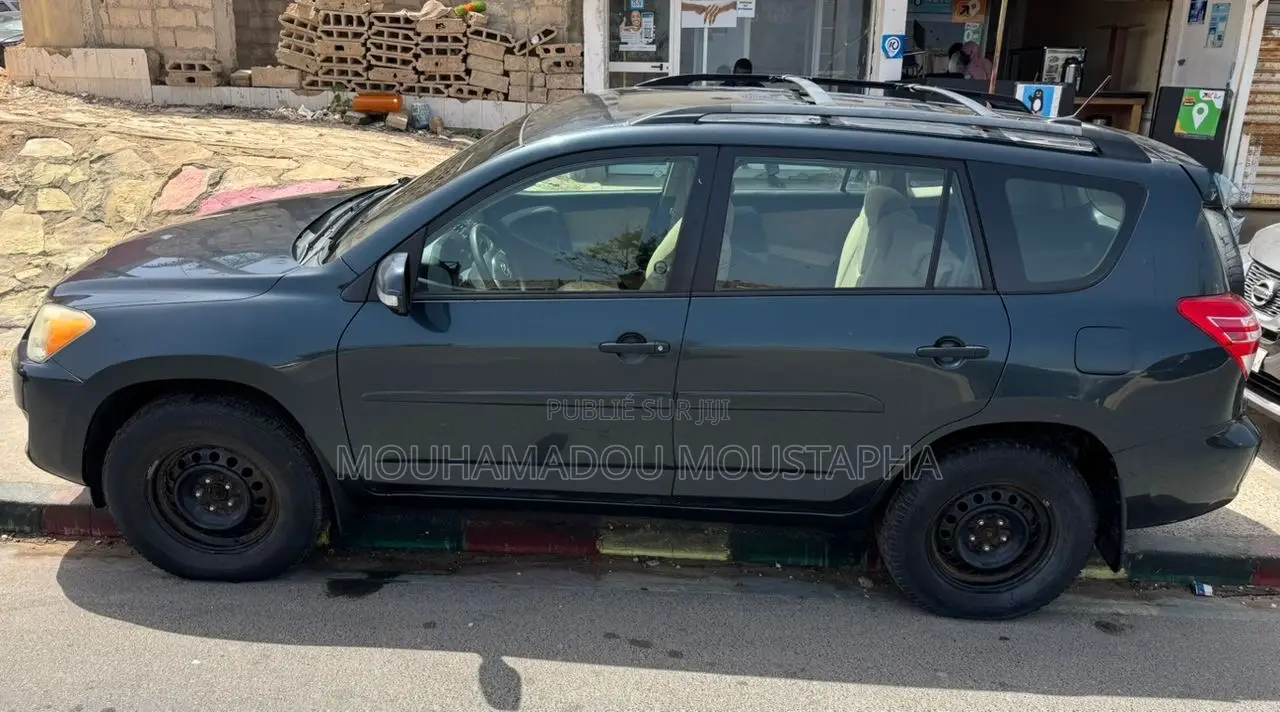 Toyota RAV4 LE 4dr SUV AWD (2.5L 4cyl 6A) 2015 Autre