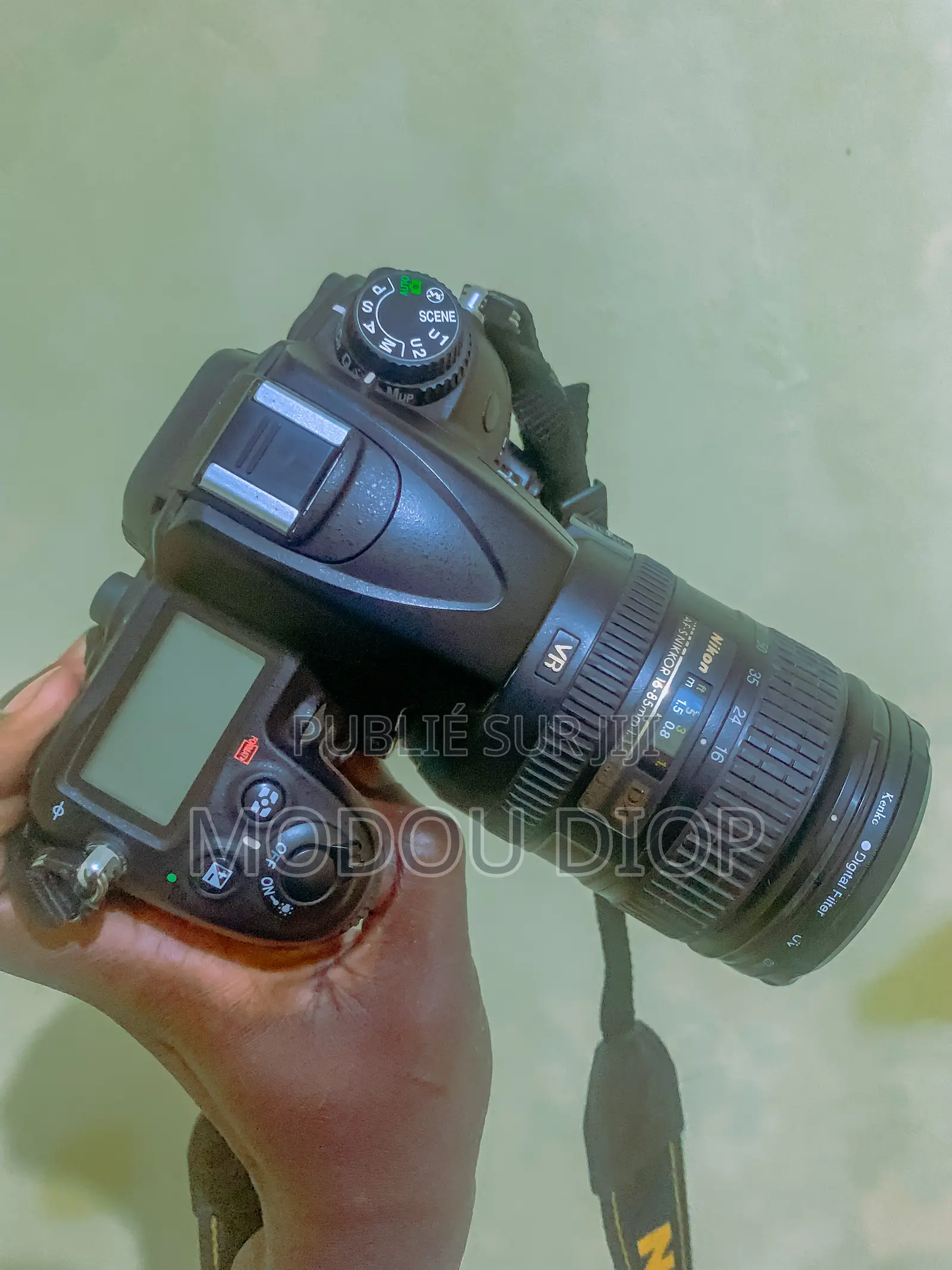 Nikon D7000 Avec 16-85mm Grand Angle Presque Neuf