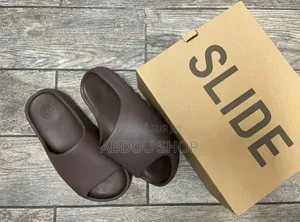 Chaussure Yezzy Sandale Yezzy Adidas Disponible