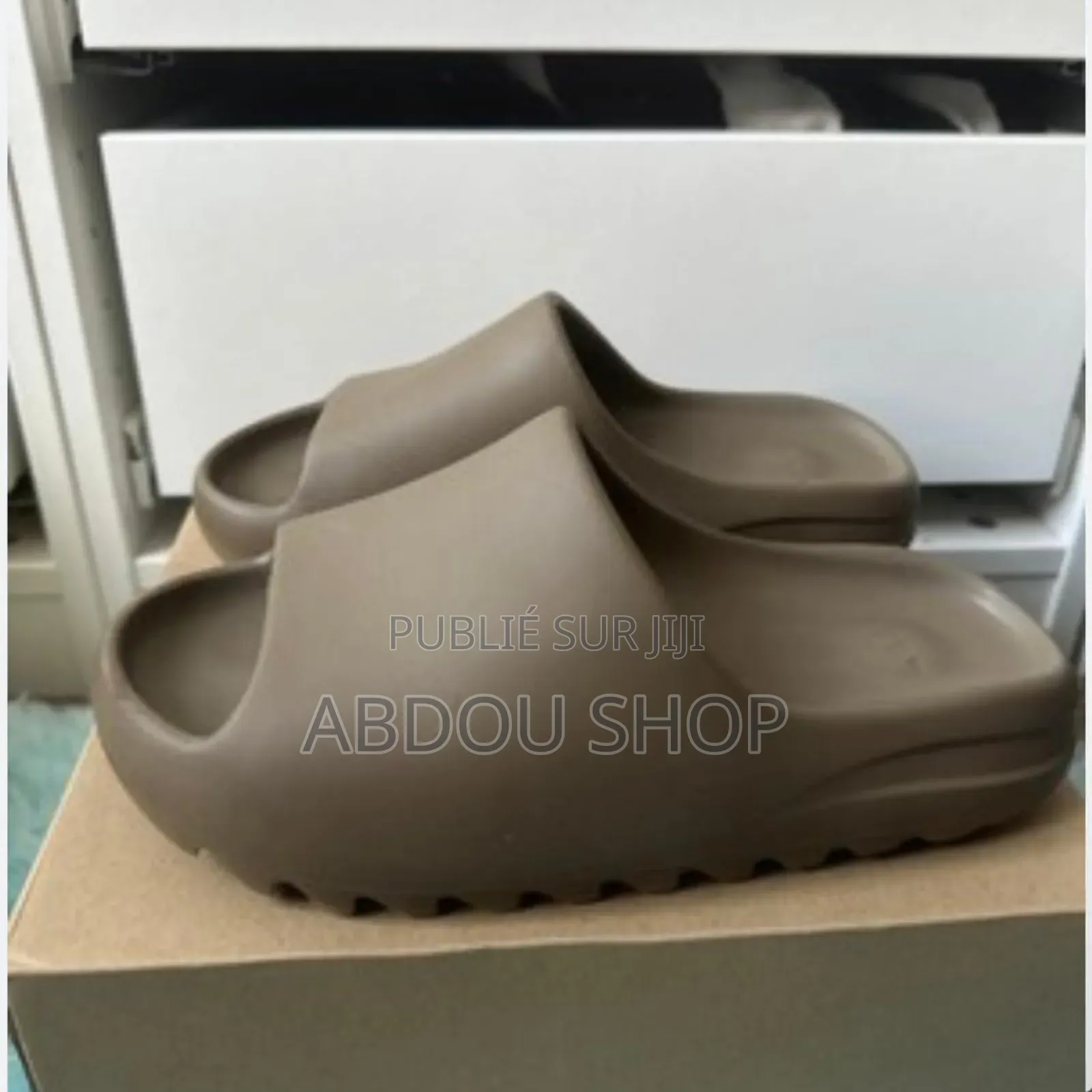 Chaussure Yezzy Sandale Yezzy Adidas Disponible