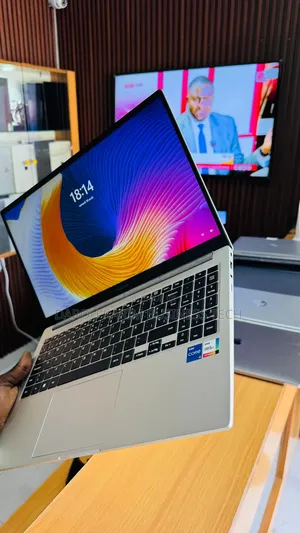 Nouveau Samsung Galaxy Book 2 8GB Intel Core i5 SSD 512GB