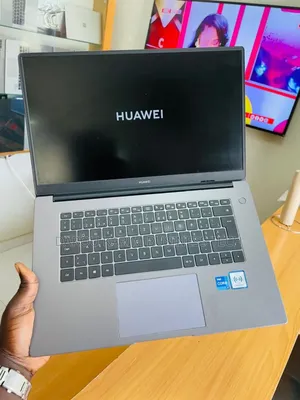Nouveau Huawei Matebook D 15 16GB Intel Core i7 SSD 512GB