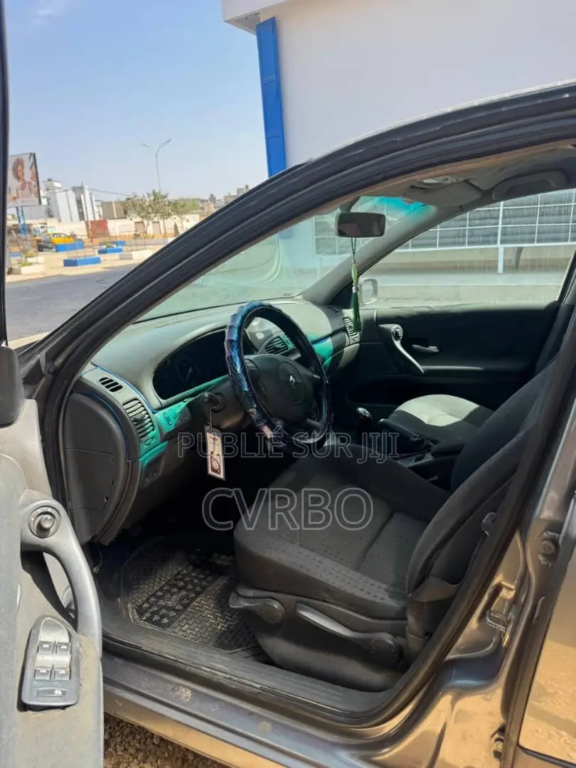 Renault Laguna 2009 Gris