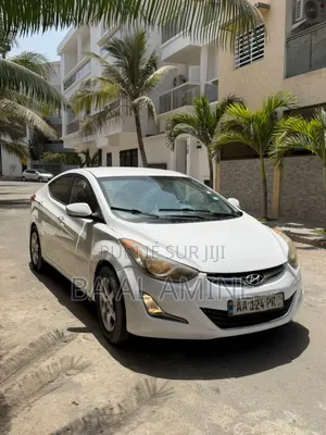 Hyundai Elantra Limited Sedan FWD (1.8L 4cyl 6A) 2013 Blanc
