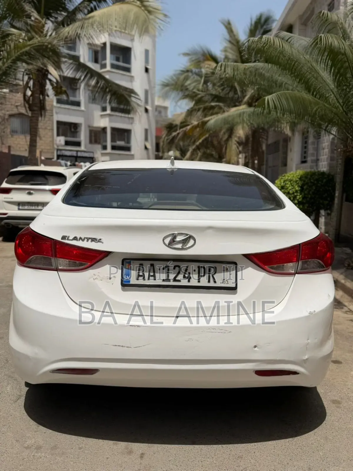 Hyundai Elantra Limited Sedan FWD (1.8L 4cyl 6A) 2013 Blanc